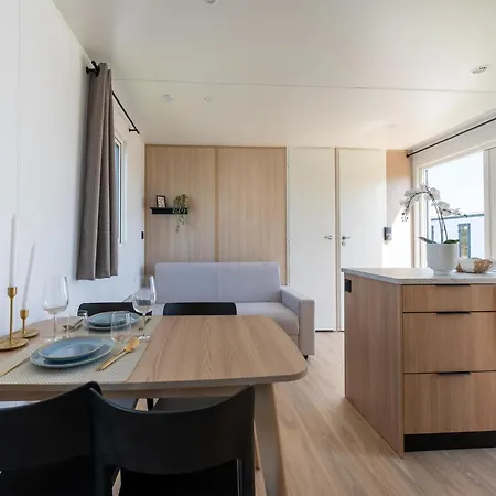 Chalet Caravan By The Sea